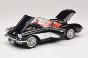 Chevrolet Corvette C1 Tuxedo Black AUTOart 1:18 71142 Diecast - imagem 2 de 8