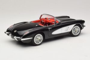 Chevrolet Corvette C1 Tuxedo Black AUTOart 1:18 71142 Diecast - imagem 3 de 8