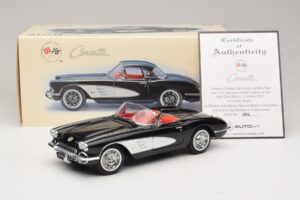 Chevrolet Corvette C1 Tuxedo Black AUTOart 1:18 71142 Diecast - imagem 8 de 8