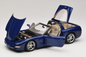 Chevrolet Corvette C5 Commemorative Edition Azul AUTOart 1:18 71157 Metal - imagem 2 de 9