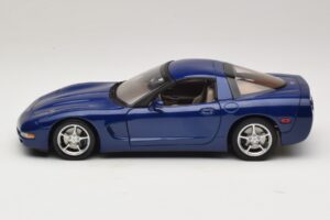 Chevrolet Corvette C5 Commemorative Edition Azul AUTOart 1:18 71157 Metal - imagem 5 de 9