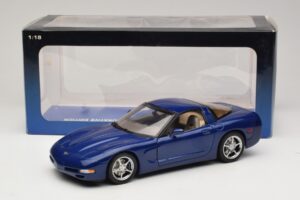 Chevrolet Corvette C5 Commemorative Edition Azul AUTOart 1:18 71157 Metal - imagem 9 de 9