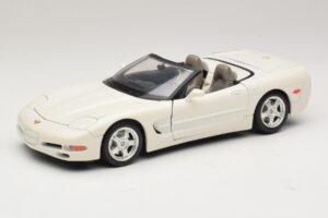 Chevrolet Corvette C5 Descapotável Branco Bburago 1:18 3076-P1 Metal