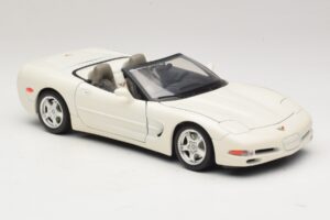 Chevrolet Corvette C5 Descapotável Branco Bburago 1:18 3076-P1 Metal - imagem 6 de 8