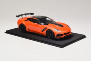 Chevrolet Corvette C7 ZR-1 High Voltage Tint TopSpeed 1:18 TS0147 Resina - imagem 4 de 6