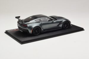 Chevrolet Corvette C7 ZR-1 Shadow Grey Metallic TopSpeed 1:18 TS0148 Resina - imagem 2 de 6