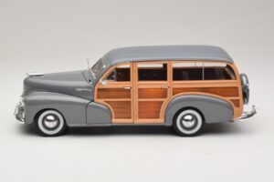 Chevrolet Fleetmaster Woody Cinzento Maisto 1:18 31854 Metal - imagem 4 de 8