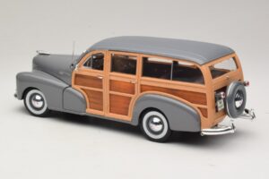 Chevrolet Fleetmaster Woody Cinzento Maisto 1:18 31854 Metal - imagem 7 de 8