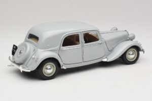 Citroen 15CV Six Cinzento Maisto 1:18 31837 Metal - imagem 3 de 8