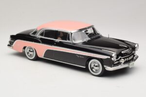 DeSoto Fireflite Sedan Preto & Rosa KK-Scale 1:18 KKDC181542 Metal - imagem 4 de 6