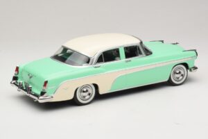 DeSoto Fireflite Sedan Verde Claro & Creme KK-Scale 1:18 KKDC181543 Metal - imagem 2 de 6