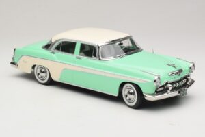 DeSoto Fireflite Sedan Verde Claro & Creme KK-Scale 1:18 KKDC181543 Metal - imagem 4 de 6
