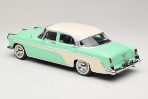 DeSoto Fireflite Sedan Verde Claro & Creme KK-Scale 1:18 KKDC181543 Metal - imagem 5 de 6
