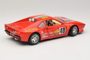 Ferrari 288 GTO #40 Vermelho Bburago 1:18 3027-P4 Metal - imagem 3 de 8