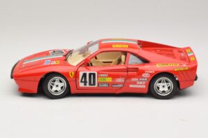 Ferrari 288 GTO #40 Vermelho Bburago 1:18 3027-P4 Metal - imagem 4 de 8