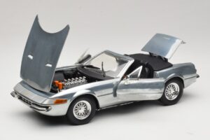 Ferrari 365 GTS Chrome Silver Hot Wheels 1:18 25738 Metal - imagem 2 de 8