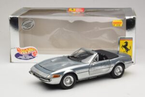 Ferrari 365 GTS Chrome Silver Hot Wheels 1:18 25738 Metal - imagem 8 de 8