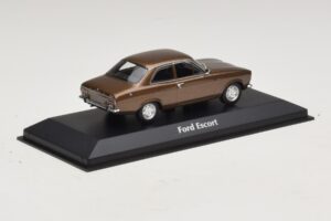 Ford Escort Mk1 Castanho Metálico Maxichamps 1:43 940081000 Metal - imagem 2 de 5