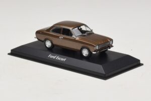 Ford Escort Mk1 Castanho Metálico Maxichamps 1:43 940081000 Metal - imagem 3 de 5