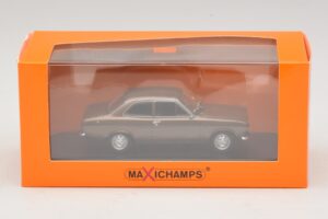Ford Escort Mk1 Castanho Metálico Maxichamps 1:43 940081000 Metal - imagem 5 de 5