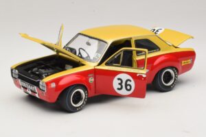 Ford Escort Mk1 TC #36 F. Gardner / D. Glemser Grand Prix der Tourenwagen 1968 Minichamps 1:18 100688136 Metal - imagem 2 de 8