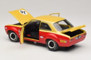 Ford Escort Mk1 TC #36 F. Gardner / D. Glemser Grand Prix der Tourenwagen 1968 Minichamps 1:18 100688136 Metal - imagem 5 de 8
