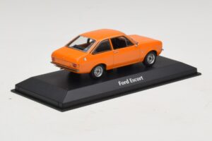 Ford Escort Mk2 Laranja Maxichamps 1:43 940084101 Diecast - imagem 2 de 5