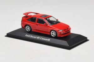 Ford Escort RS Cosworth Vermelho Maxichamps 1:43 940082100 Diecast - imagem 3 de 5