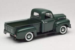 Ford F-1 Verde Road Legends 1:18 92218 Metal - imagem 3 de 8