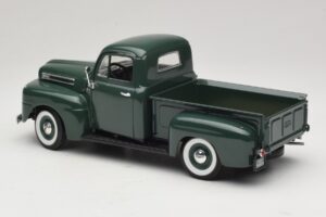 Ford F-1 Verde Road Legends 1:18 92218 Metal - imagem 7 de 8