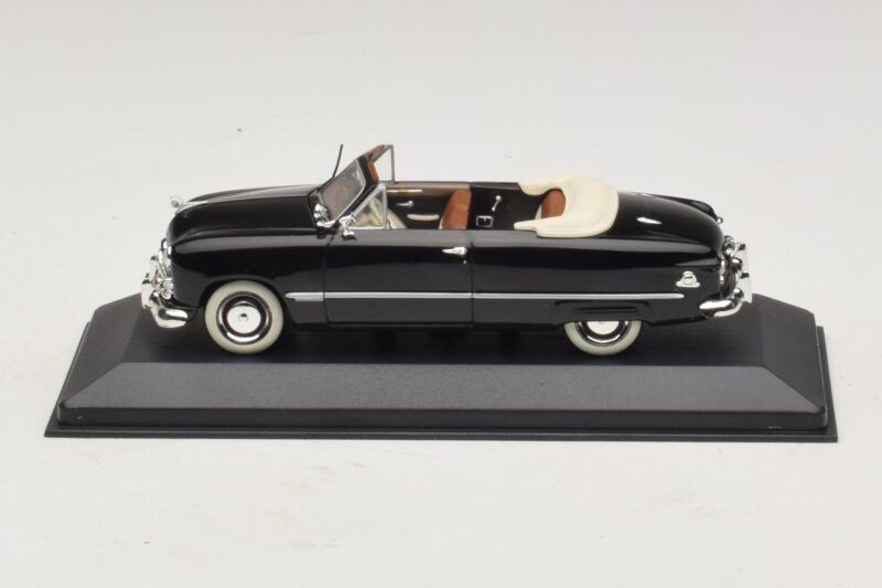 Ford FL Cabriolet Preto Minichamps 1:43 400082231 Metal