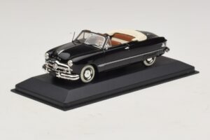 Ford FL Cabriolet Preto Minichamps 1:43 400082231 Metal - imagem 2 de 5