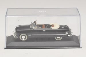 Ford FL Cabriolet Preto Minichamps 1:43 400082231 Metal - imagem 4 de 5