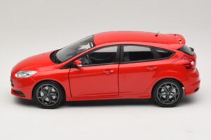Ford Focus ST Mk2 Vermelho Minichamps 1:18 110082002 Metal - imagem 4 de 8