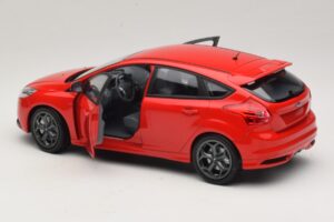 Ford Focus ST Mk2 Vermelho Minichamps 1:18 110082002 Metal - imagem 5 de 8