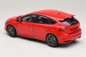 Ford Focus ST Mk2 Vermelho Minichamps 1:18 110082002 Metal - imagem 7 de 8