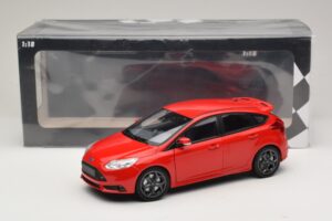 Ford Focus ST Mk2 Vermelho Minichamps 1:18 110082002 Metal - imagem 8 de 8