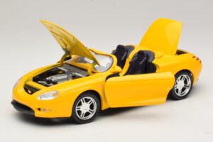 Ford Mustang Mach III Descapotável Amarelo Maisto 1:18 32815 Metal - imagem 2 de 8