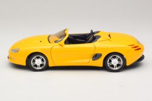 Ford Mustang Mach III Descapotável Amarelo Maisto 1:18 32815 Metal - imagem 4 de 8