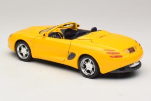 Ford Mustang Mach III Descapotável Amarelo Maisto 1:18 32815 Metal - imagem 7 de 8