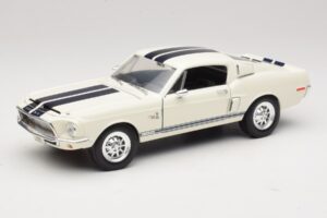Ford Shelby GT500KR Branco Road Legends 1:18 92168 Metal