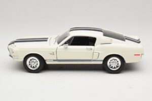 Ford Shelby GT500KR Branco Road Legends 1:18 92168 Metal - imagem 4 de 8