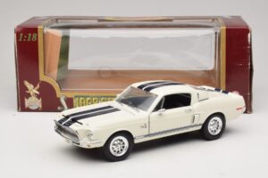 Ford Shelby GT500KR Branco Road Legends 1:18 92168 Metal - imagem 8 de 8