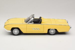 Ford Thunderbird Cabriolet Amarelo Anson 1:18 30334-P1 Metal - imagem 4 de 8