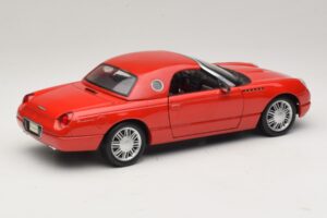 Ford Thunderbird Vermelho Maisto 1:18 31620 Metal - imagem 3 de 8