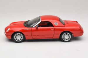 Ford Thunderbird Vermelho Maisto 1:18 31620 Metal - imagem 4 de 8