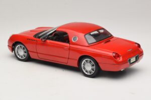 Ford Thunderbird Vermelho Maisto 1:18 31620 Metal - imagem 7 de 8