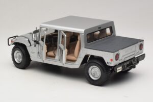 Hummer H1 Hardtop Prateado Maisto 1:18 36857 Metal - imagem 5 de 8