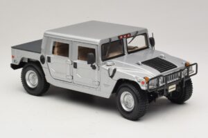 Hummer H1 Hardtop Prateado Maisto 1:18 36857 Metal - imagem 6 de 8