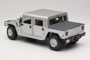 Hummer H1 Hardtop Prateado Maisto 1:18 36857 Metal - imagem 7 de 8